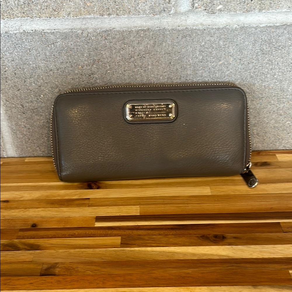 Marc By Marc Jacobs Gray Leather Wallet